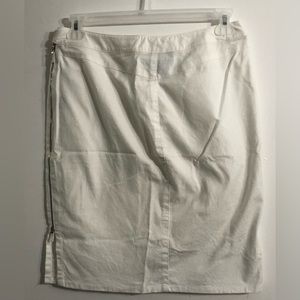 Ralph Lauren women’s high rise jean skirts double side zip up white. Size 8.